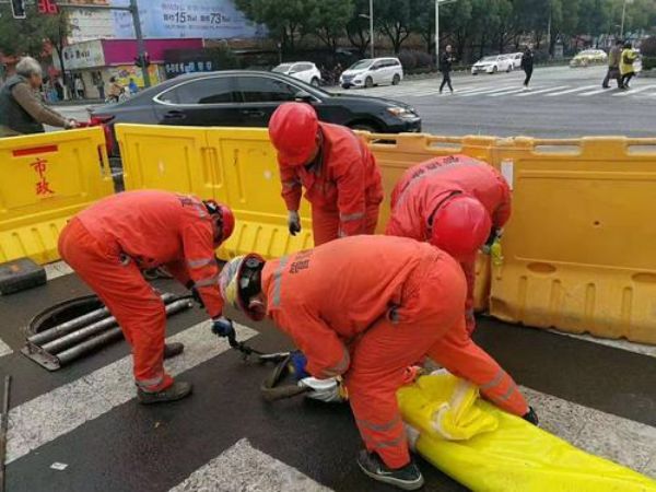 国产疏通机高压泵价格（高压水疏通机的价格）